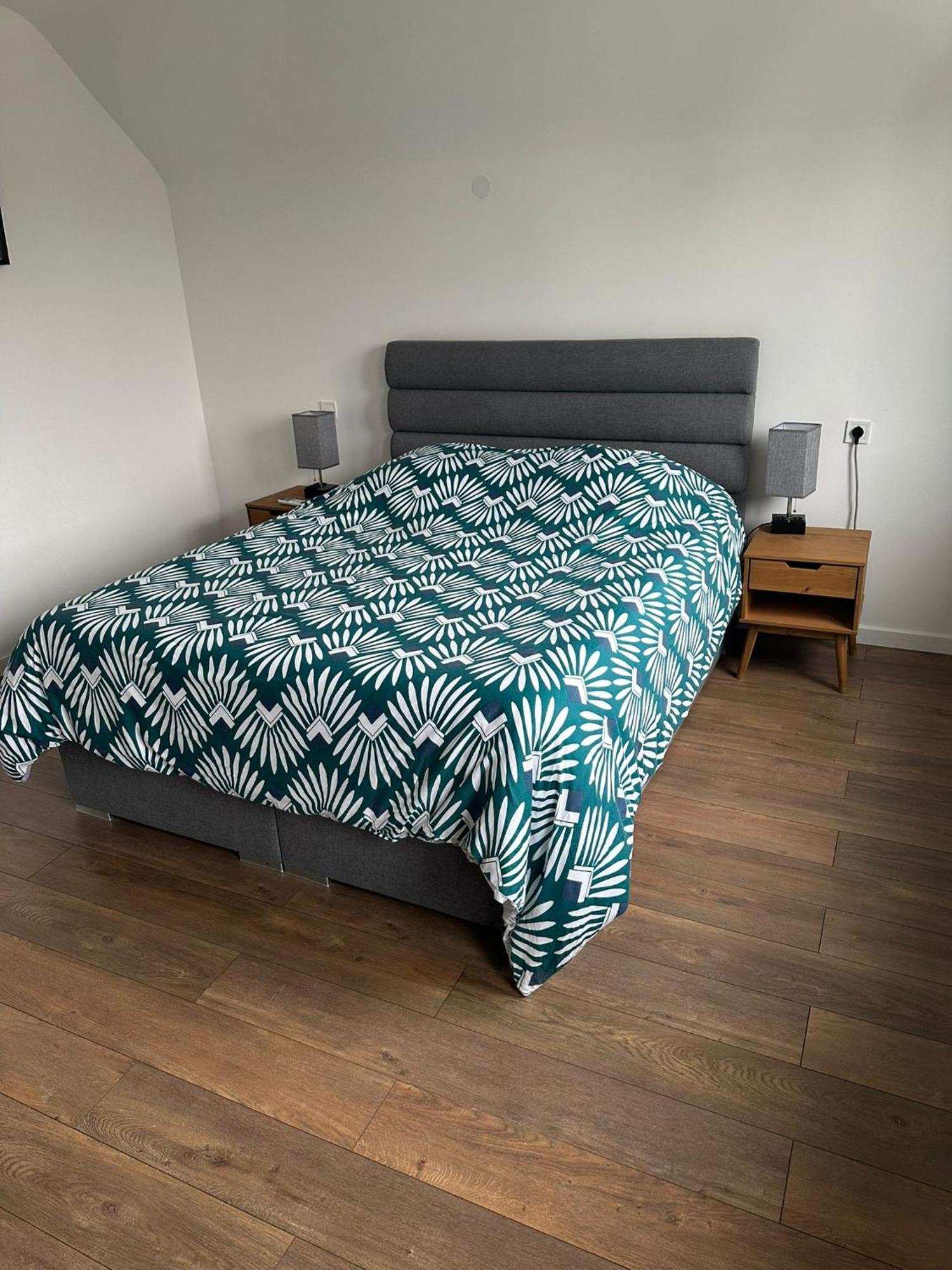 Vaste Avec Parking Gratuit, Borne Dispo Et Espace De Travail Apartment